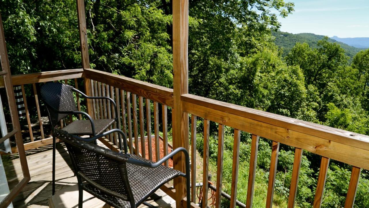 Alpine Inn Little Switzerland Exterior foto